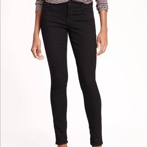 Old Navy Low-Rise Rockstar Skinny Jeans